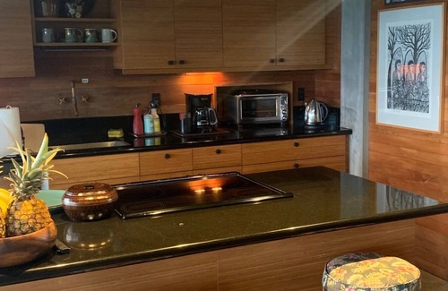 Holualoa House | Mo Snell's Coffee Farm House