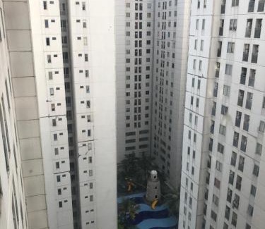 Jatinegara Apartment | Moagi Stay Geranium - Netflix Ready! at Bassura City Apartment