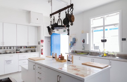 Plimmerton House | Moana Lodge - Guest House