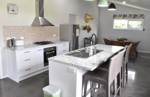 Arorangi House | Moana Sunset Beach Villa