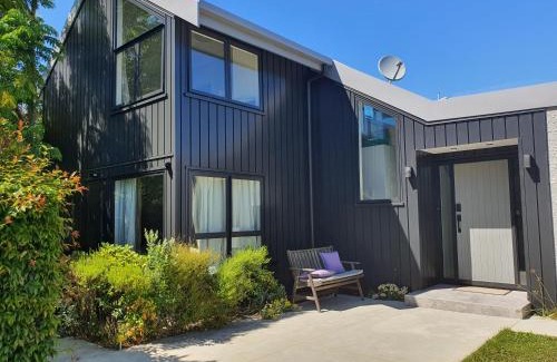 Nelson House | MoanaViews