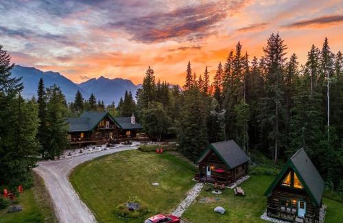 Golden Cabin | Moberly Lodge