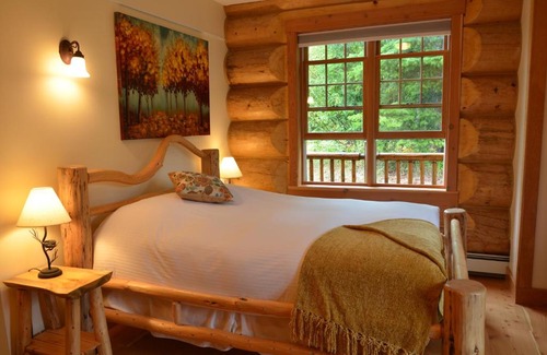 Golden Cabin | Moberly Lodge