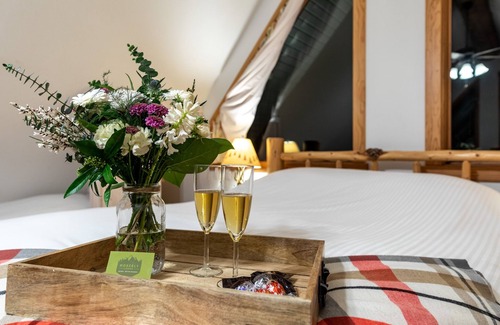 Golden Cabin | Moberly Lodge