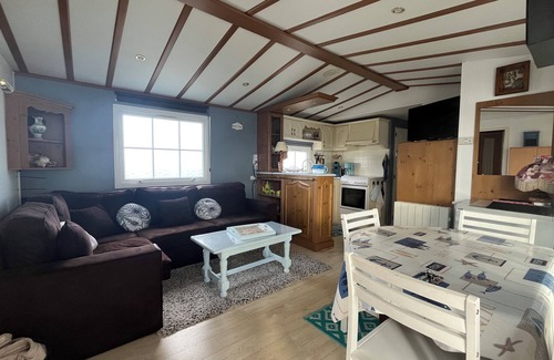 Ouistreham House | Mobil Home au Jardin du Canal de Ouistreham Riva Bella