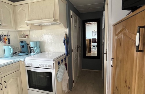 Ouistreham House | Mobil Home au Jardin du Canal de Ouistreham Riva Bella
