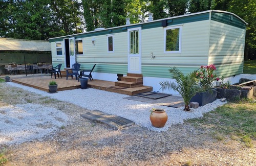 Pont-sur-Vanne House | Mobil Home Bord de Rivière 1ère Catégorie