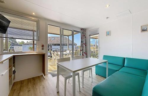 Jullouville-les-Pins House | Mobil-home Grand Confort à 200m plage, camping avec piscine, terrasse, WiFi inclus - 4 pers. - FR-1-361A-37