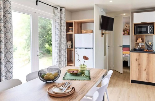 Pouzauges House | Mobil-home Prestige Smala - 4 Schlafzimmer - 2 Badezimmer - 2 WC - CLIM - TV + Geschirrspüler 8 Personen