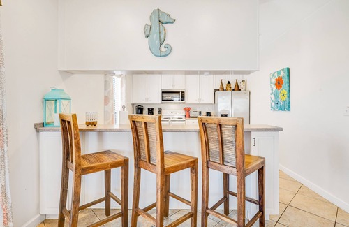 Fort Morgan Pines House | Mobile Bay Home w/Fishing Dock - 1 Block to Beach & Near Marina