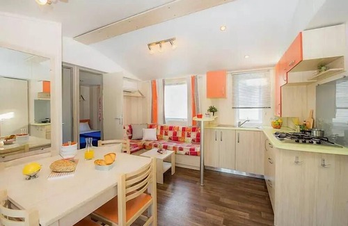 Saint Laurent de la Pree House | Mobile home Einfache Terrasse