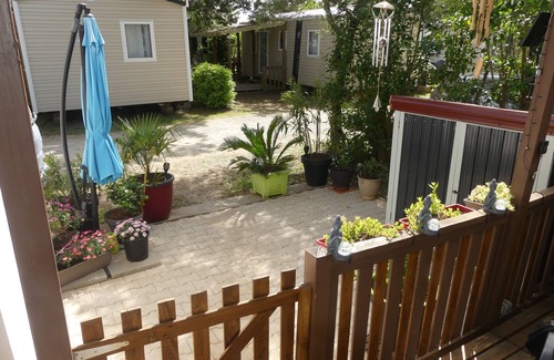 Gallargues-le-Montueux House | Mobile Home Rental Camping Les Amandiers