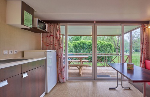 Mens RV Rental | Mobile Home "4 Personnes 208" with Shared Pool & Private Terrace