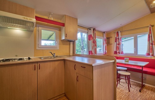 Mens RV Rental | Mobile Home "5 Personnes 210" with Shared Pool & Private Terrace