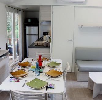 Ivry-la-Bataille Ski Chalet | Mobile home 6P XL Climatisation TV WIFI parcelle XXL au calme