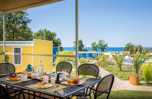 Mareda House | Mobile home in Novigrad with terrace