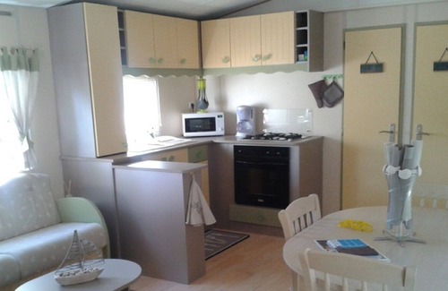 Saint-Lattier House | mobile home in the countryside
