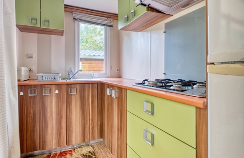 Saint-Chamassy House | Mobile Home 'Le Perigord Vert' with Shared Pool, Private Terrace and Wi-Fi
