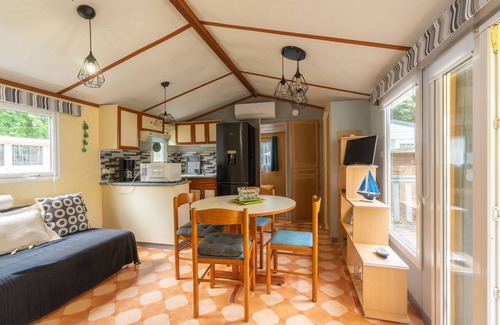 La Tremblade RV Rental | Mobile Home 'Mobilhome Mh 212' with Private Pool, Private Terrace and Air Conditioning