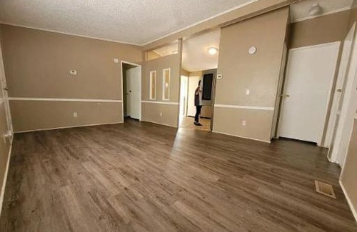 Sunrise Manor Apartment | Mobile Manufactured Reservation Book 7 Nights