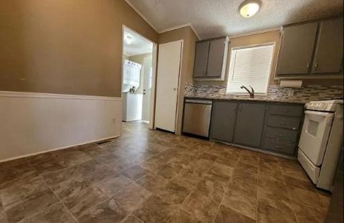 Sunrise Manor Apartment | Mobile Manufactured Reservation Book 7 Nights