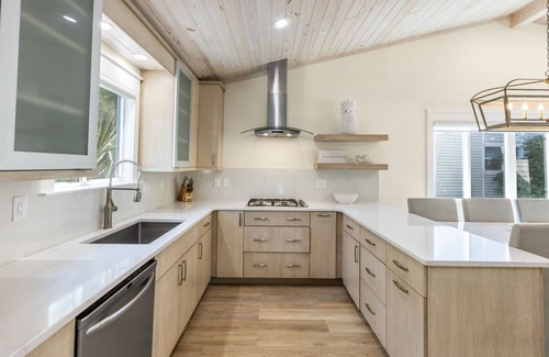 Seacrest House | Mobile - Newly renovated Seacrest townhome steps to the beach, 2 bikes!