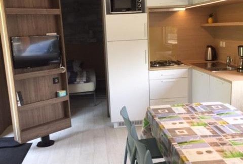 Wackersdorf Apartment | Mobilheim am Murner See - privater Badezuber & Grill