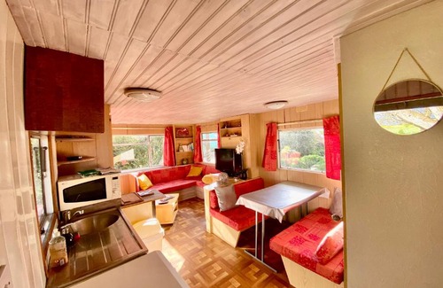 Josnes Ski Chalet | Mobilhome sous chalet en bois à la ferme