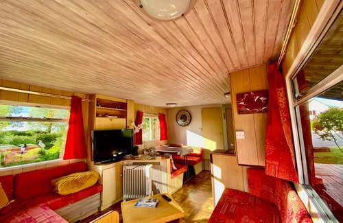 Josnes Ski Chalet | Mobilhome sous chalet en bois à la ferme