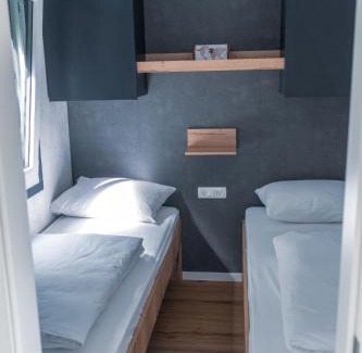 Hrastnik Apartment | Mobilna hiška pod Lipo