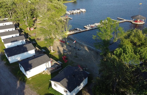 Lavigne Cottage | Mockingbird #7 Graceland Cottages