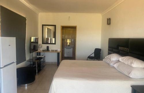 Mahikeng House | Mocoseng Sundown Resorts