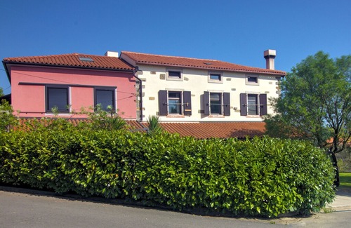 Truske Apartment | Mod Apartment in Truske Slovenia with Shared Pool