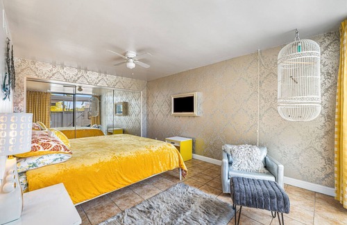 Magnesia Falls Cove Condo | Mod Mirage 60's Architectural Gem- glamorous tranquility by the mountains in RM!