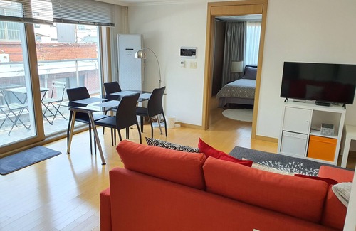 Hannamil-tong Apartment | Mod. spacious apt., great for digital nomads