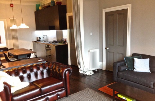 Oxford Apartment | Mod Victoriana - walk to city centre