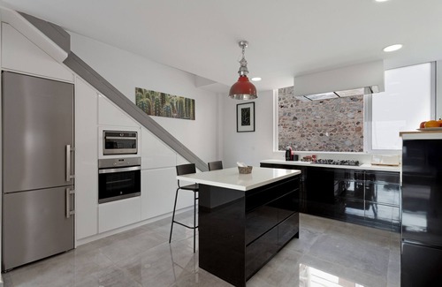 Las Palmas de Gran Canaria Apartment | Modern Loft Las Palmas Views – 2 En-Suite Rooms