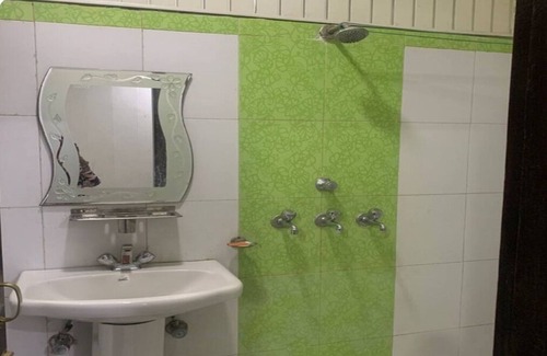 Kharar Apartment | Modern Apartment with Kitchen & Wi-Fi – Perfect for Work & Relaxation