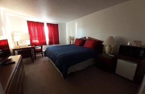 Gwinn Hotel | Model Towne Inn