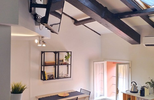 Old Town Apartment | Modena Centro Suite del Vicolo with free parking