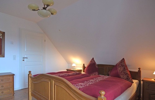 Brachthausen Apartment | Modern Apartment in Brachthausen near Forest