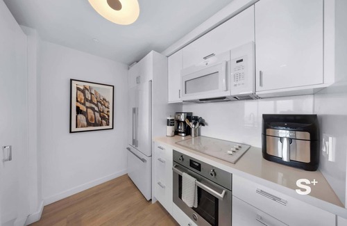 Coconut Grove Apartment | Modern 1-BD Arya Condo | Coconut Grove w/Pool & Parking