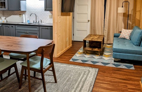 Onekama House | Modern 1-Bdrm Apartment - Room #7