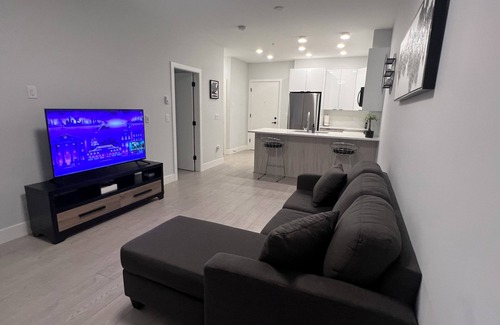 Langley Condo | modern 1 bdrm condo steps from casino