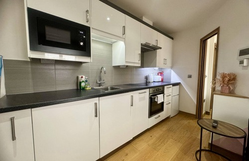 Welwyn Garden City Apartment | Modern 1 Bedroom Self Contained Apartment