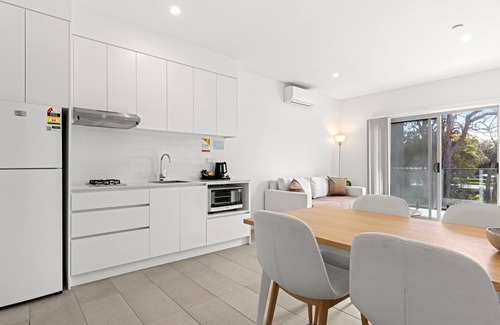 Callala Beach Apartment | Modern 1 Bed Apartment - 6 Min walk to beach