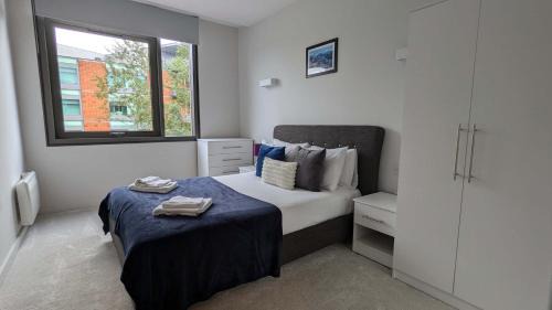 Bracknell Apartment | Modern 1 Bed Apt Bracknell- with parking