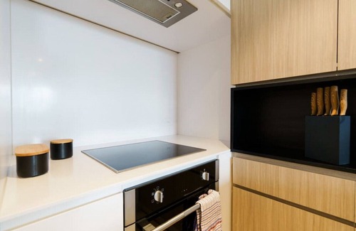Flemington Apartment | Modern 1 Bed Opposite Racecourse