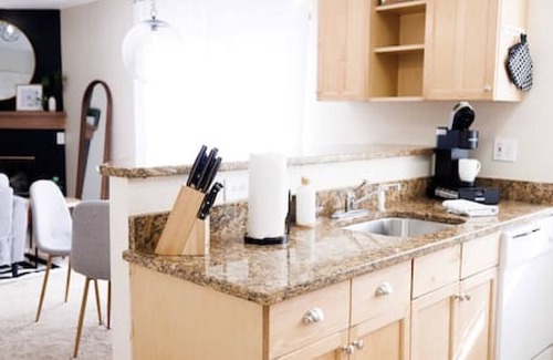 Englewood Apartment | Modern 1 bed condo in DTC