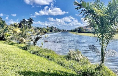 Pembroke Pines Apartment | *MODERN 1 BED / WALKOUT PATIO/ POOL & AMENITIES *